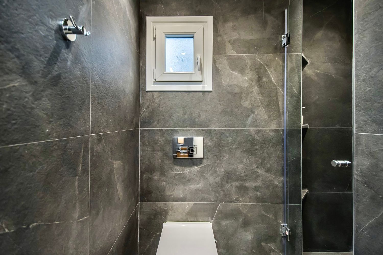 Clio Bathroom with Shower and WC