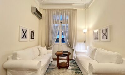 #Magnolia: Spacious Neoclassical Apartment