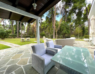 #Olivia: Modern Family Villa with Pool