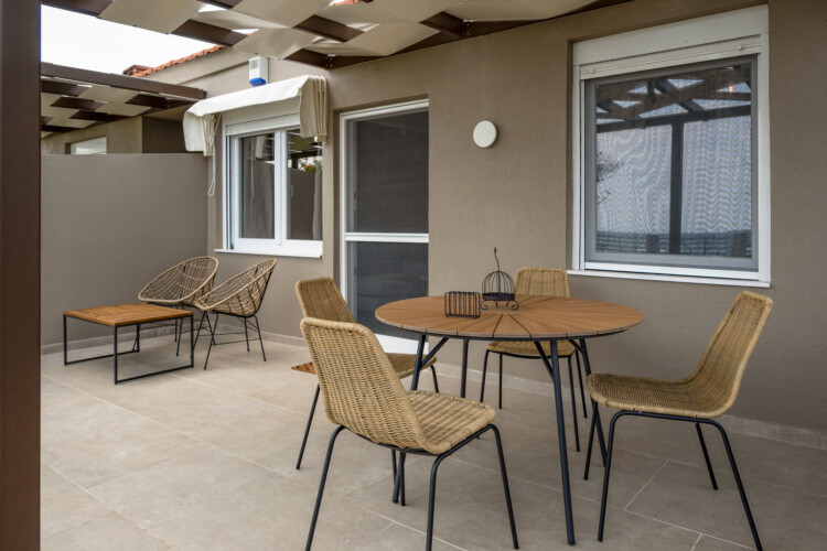 Veranda seating and dining area