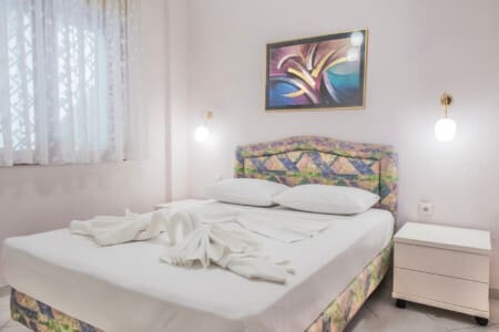 Bedroom with double bed