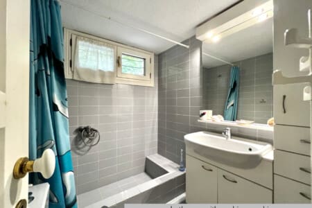Bathroom with Shower and WC