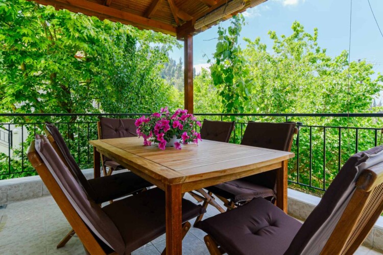 Villa Anthea in Fourka, a spacious holiday villa with private garden, outdoor dining area, and family-friendly amenities for a relaxing stay in Halkidiki.