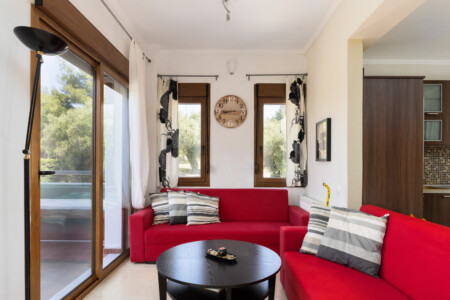 Frida & Rosa villas in Kripogi offering modern two-level holiday homes with private gardens and comfortable living spaces for a relaxing getaway in Halkidiki.