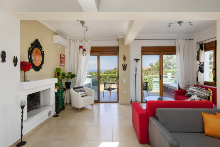 Frida & Rosa villas in Kripogi offering modern two-level holiday homes with private gardens and comfortable living spaces for a relaxing getaway in Halkidiki.