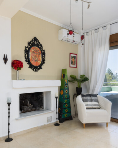 Frida & Rosa villas in Kripogi offering modern two-level holiday homes with private gardens and comfortable living spaces for a relaxing getaway in Halkidiki.