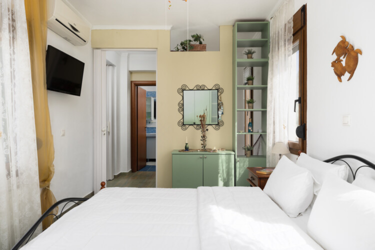 Frida & Rosa villas in Kripogi offering modern two-level holiday homes with private gardens and comfortable living spaces for a relaxing getaway in Halkidiki.