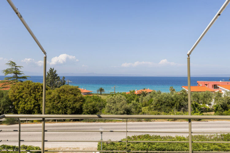 Frida & Rosa villas in Kripogi offering modern two-level holiday homes with private gardens and comfortable living spaces for a relaxing getaway in Halkidiki.