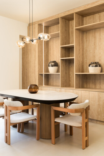 Ivory premium two-bedroom apartment on Leoforos Nikis in Thessaloniki with elegant design, sea views, and modern amenities for a luxurious stay.