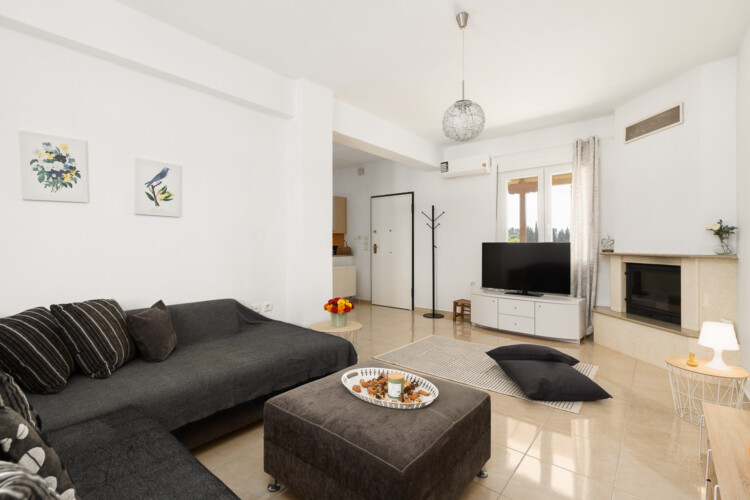 Villa Anthea in Fourka, a spacious holiday villa with private garden, outdoor dining area, and family-friendly amenities for a relaxing stay in Halkidiki.