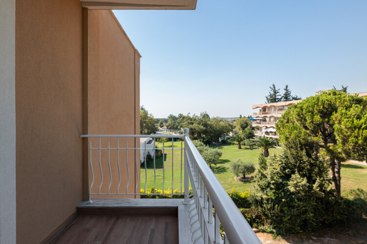 "KYMA STAY beachfront apartments in Palioura Epanomi, offering one-bedroom and two-bedroom options next to Kyma Beach Bar for a relaxing seaside getaway in Greece.