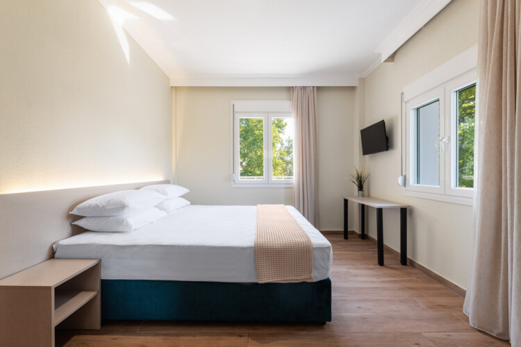 "KYMA STAY beachfront apartments in Palioura Epanomi, offering one-bedroom and two-bedroom options next to Kyma Beach Bar for a relaxing seaside getaway in Greece.