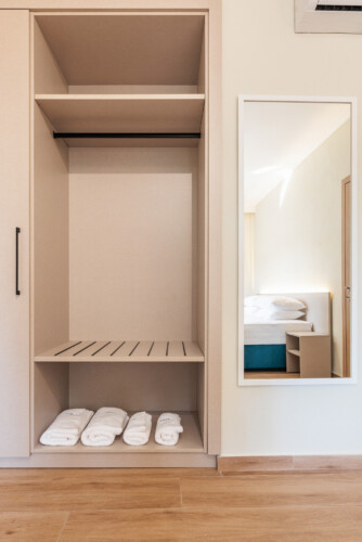 "KYMA STAY beachfront apartments in Palioura Epanomi, offering one-bedroom and two-bedroom options next to Kyma Beach Bar for a relaxing seaside getaway in Greece.