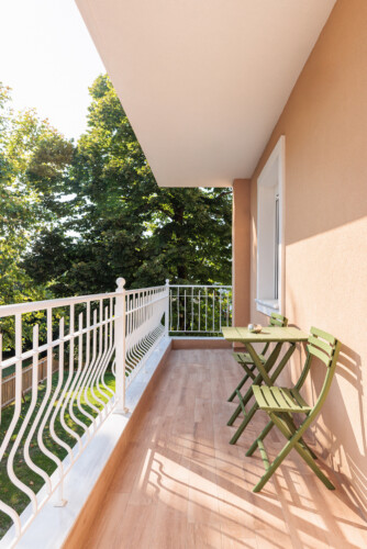 "KYMA STAY beachfront apartments in Palioura Epanomi, offering one-bedroom and two-bedroom options next to Kyma Beach Bar for a relaxing seaside getaway in Greece.