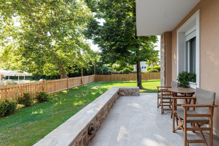 "KYMA STAY beachfront apartments in Palioura Epanomi, offering one-bedroom and two-bedroom options next to Kyma Beach Bar for a relaxing seaside getaway in Greece.