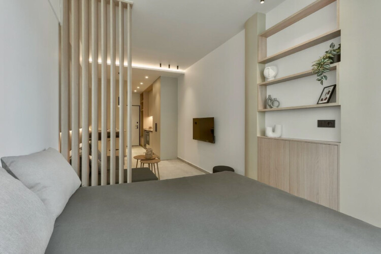 halu! Discover luxurious living at Odyssey - Premium SKG suites in Ladadika Center. Modern design with elegant furnishings offers a comfortable and stylish experience.